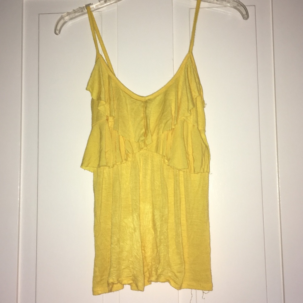 ⬇️ BUY ONE GET ONE LISTING FREE Yellow Rue21 Top!!